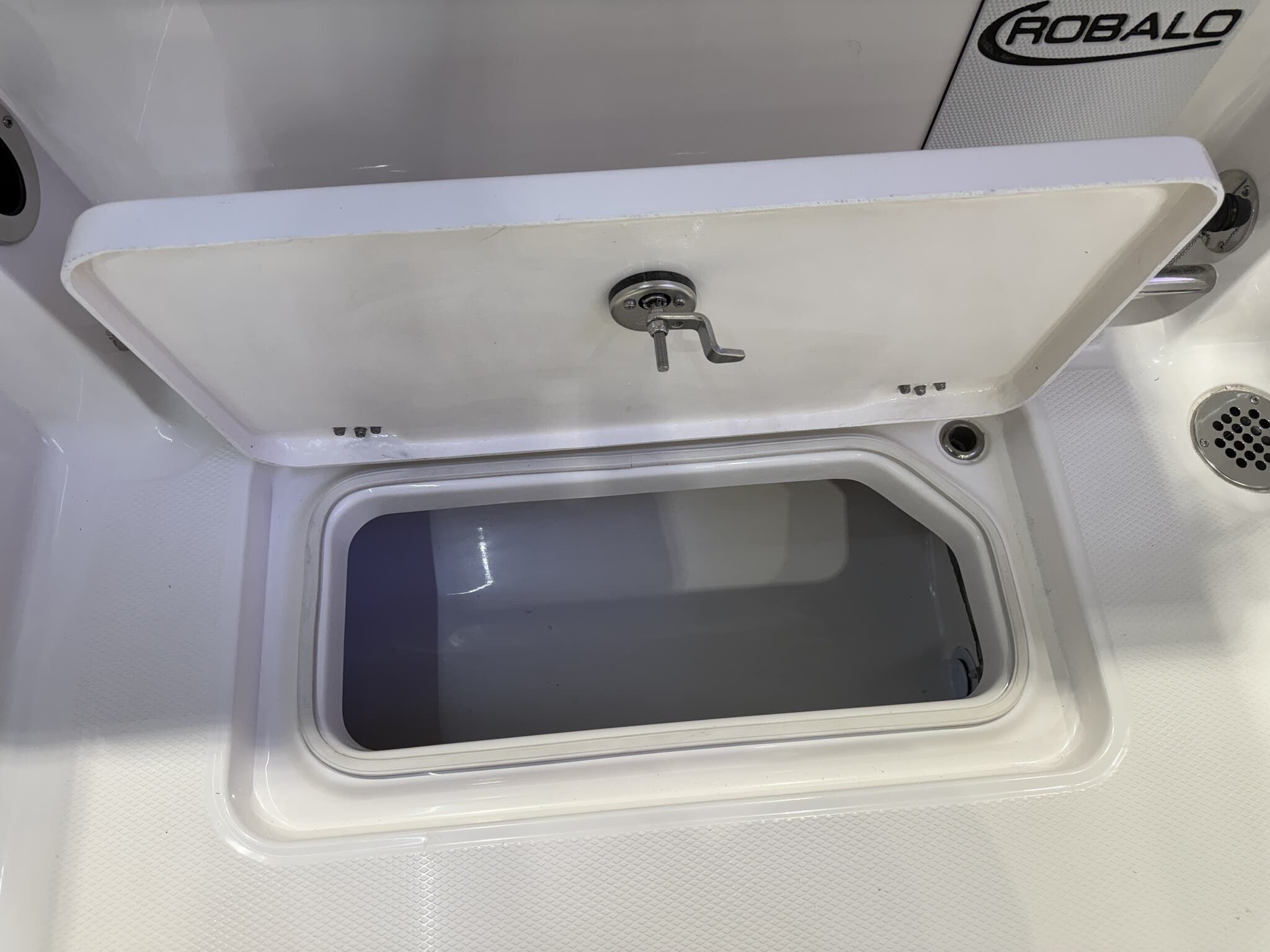 2026 Robalo Dual Console R 257 - 6