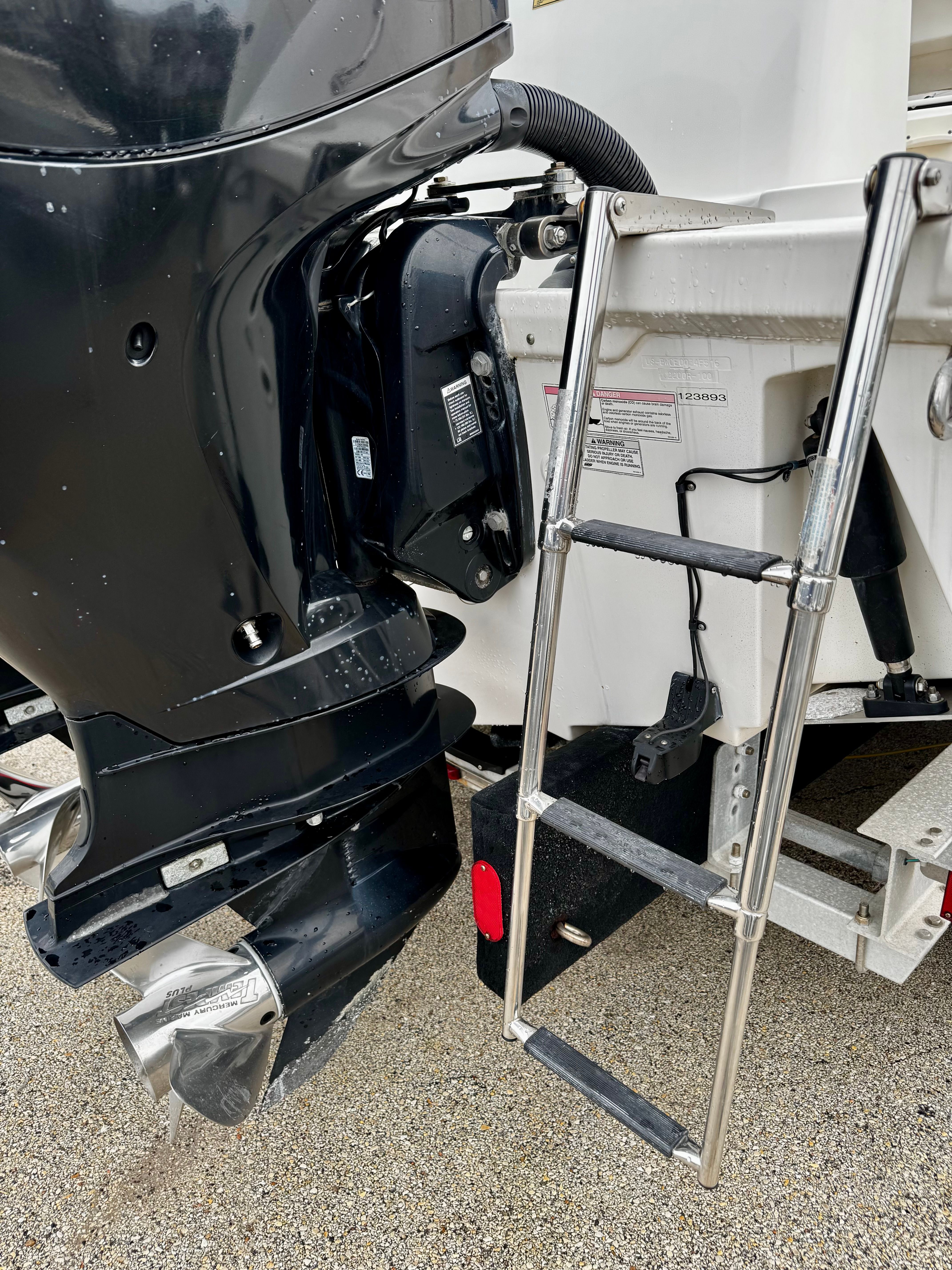 2016 Boston Whaler 220 Outrage - 7
