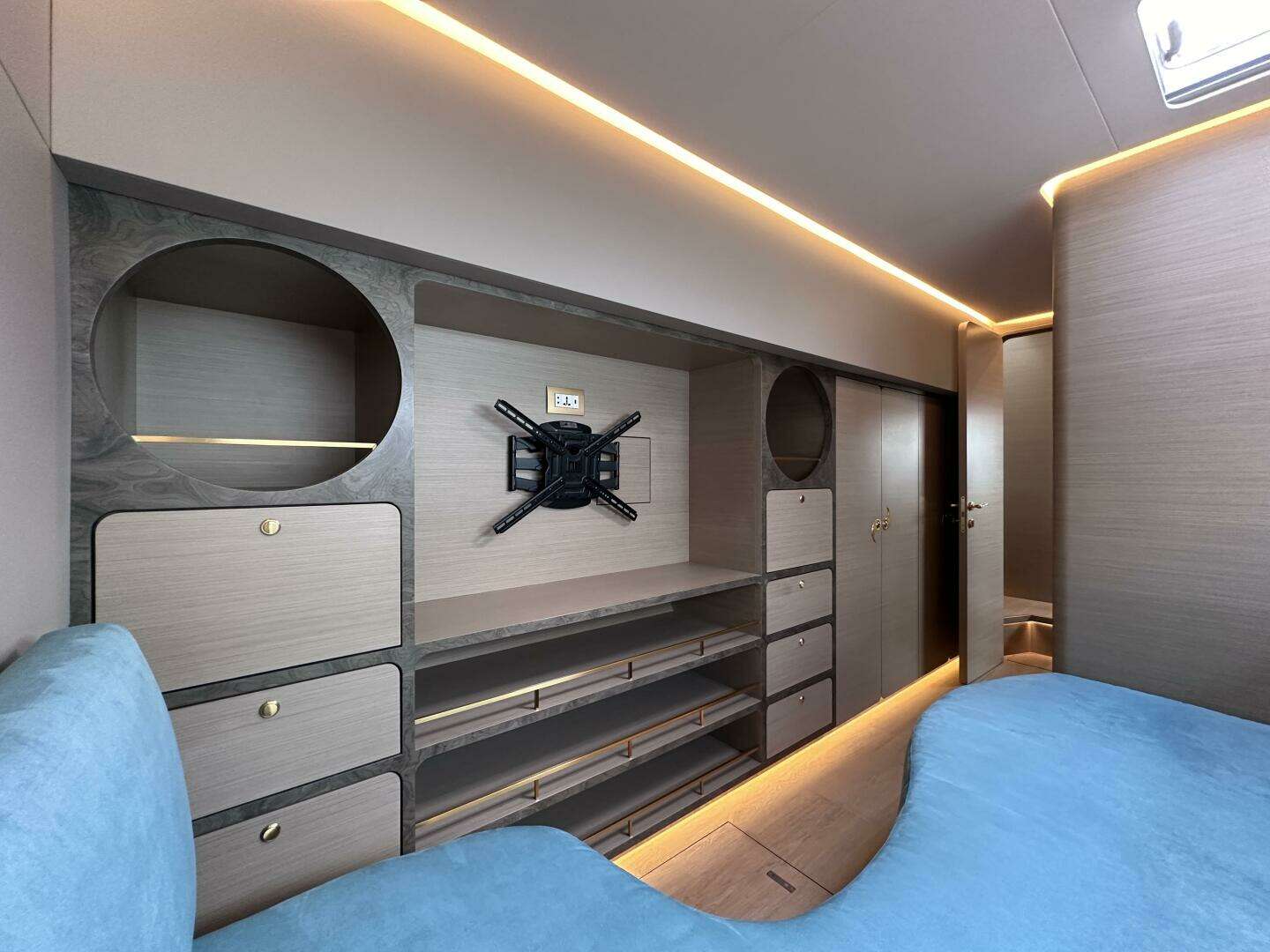 2027 McConaghy Boats MC63p Tourer - Image 35