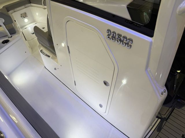 2026 Everglades 285 Center Console - 28