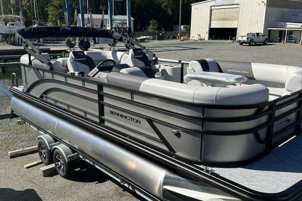 2026 Bennington 22SR
