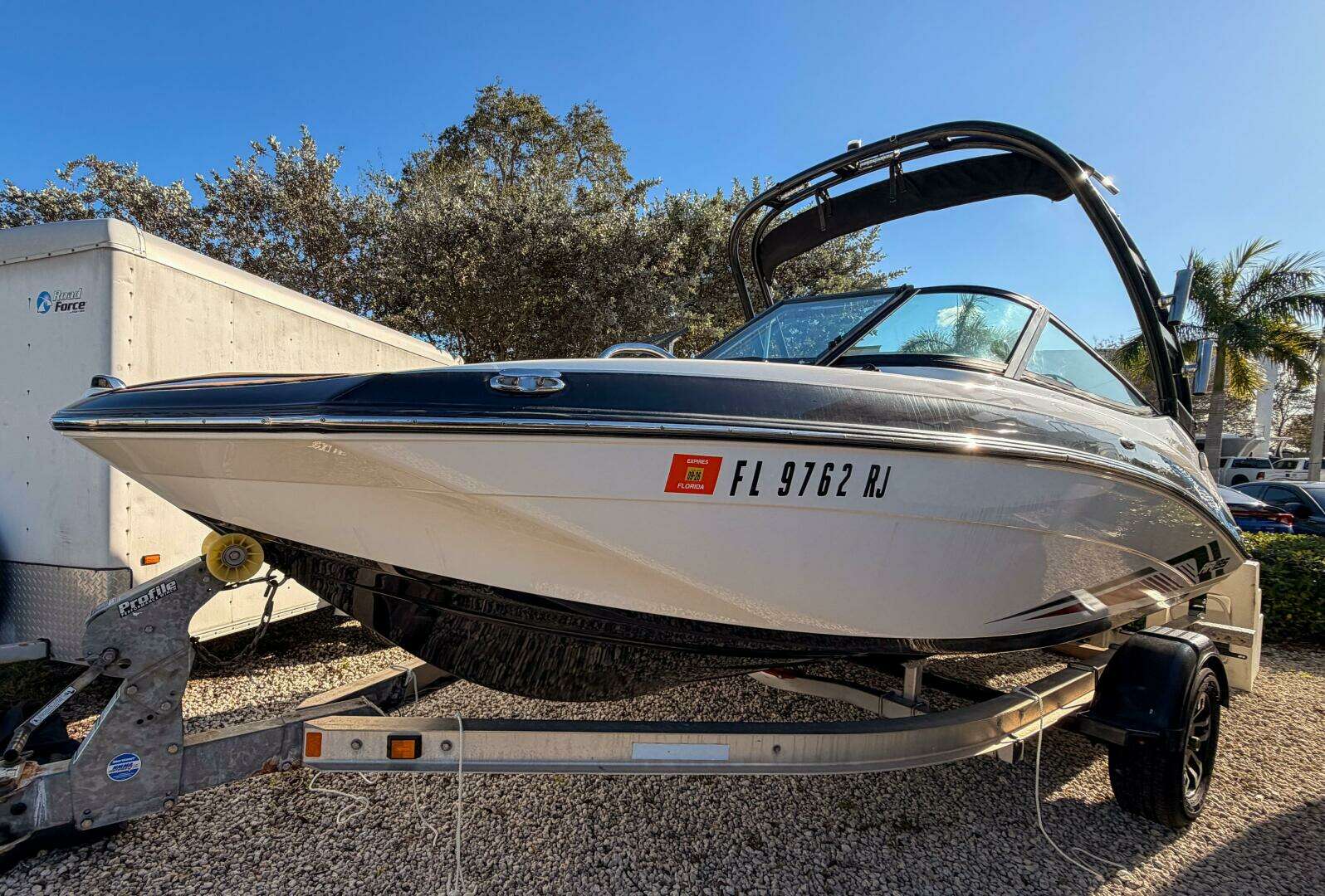 2017 Yamaha Boats AR195 - Image 3