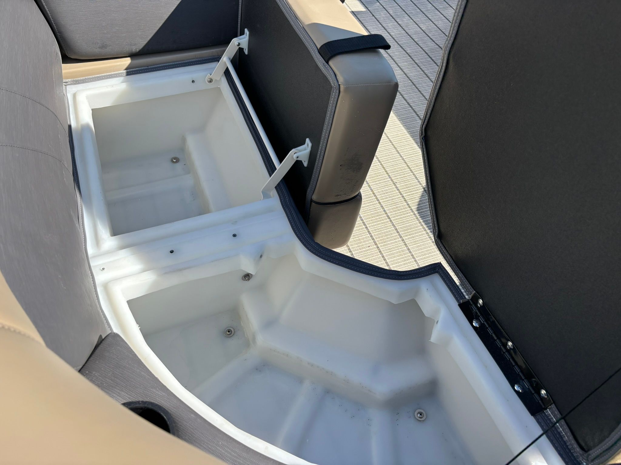 2026 Viaggio V20U - 14