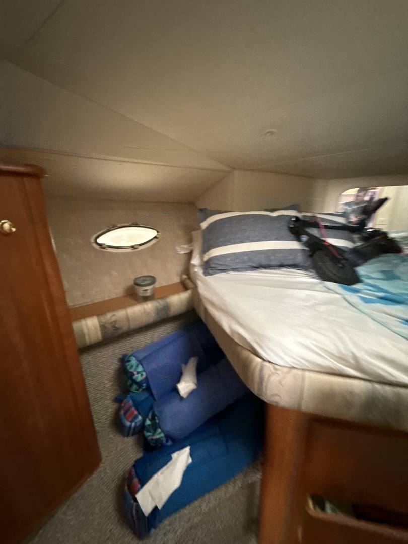 1999 Silverton 422 - Image 124