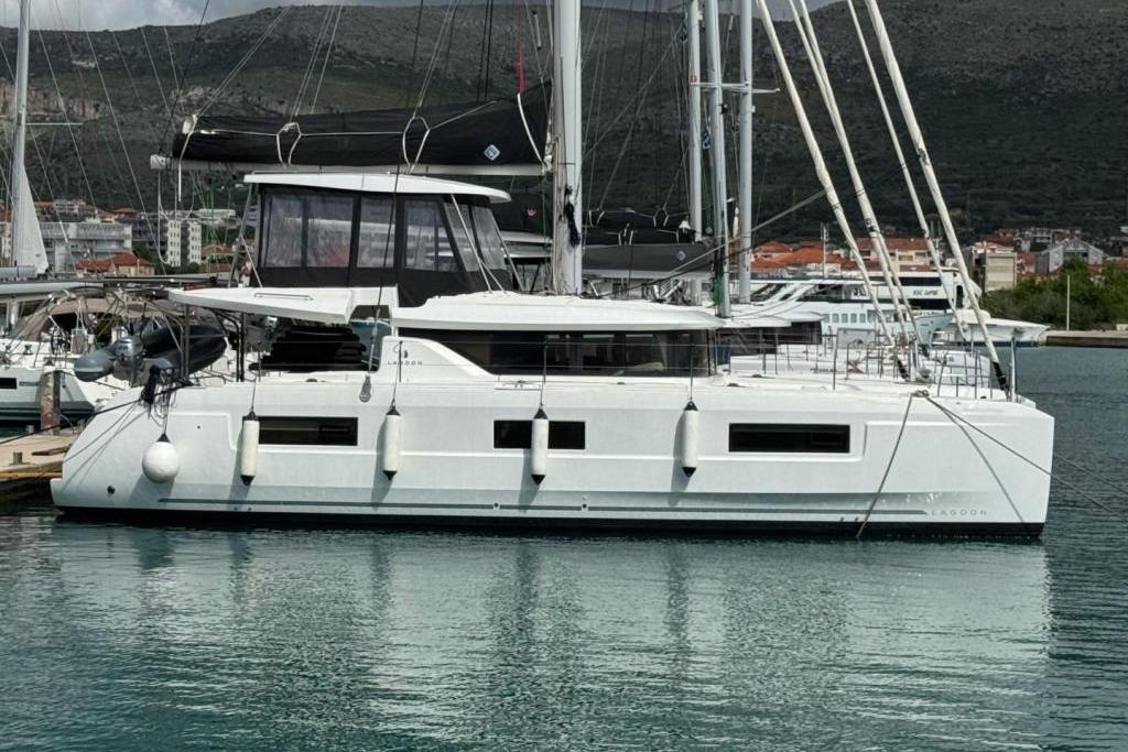 2020 Lagoon 46