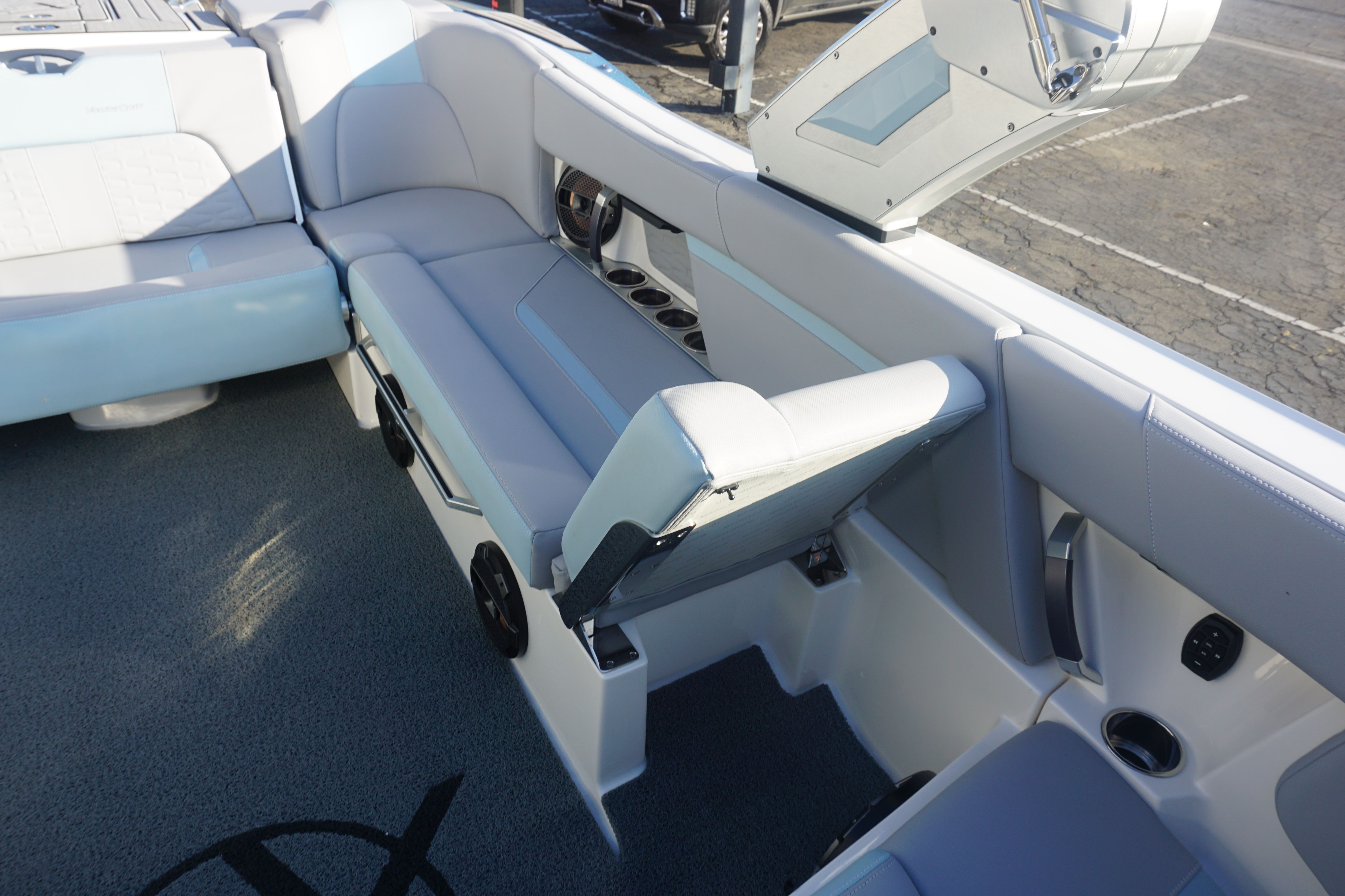 2022 MasterCraft X24 - 22