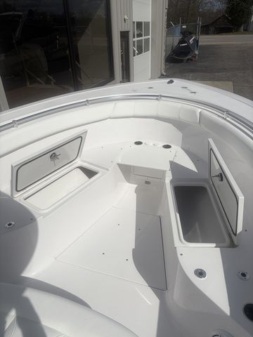 2026 Sportsman Open 302 Center Console - 20