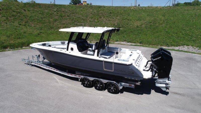 2026 Robalo R300 Center Console - 4