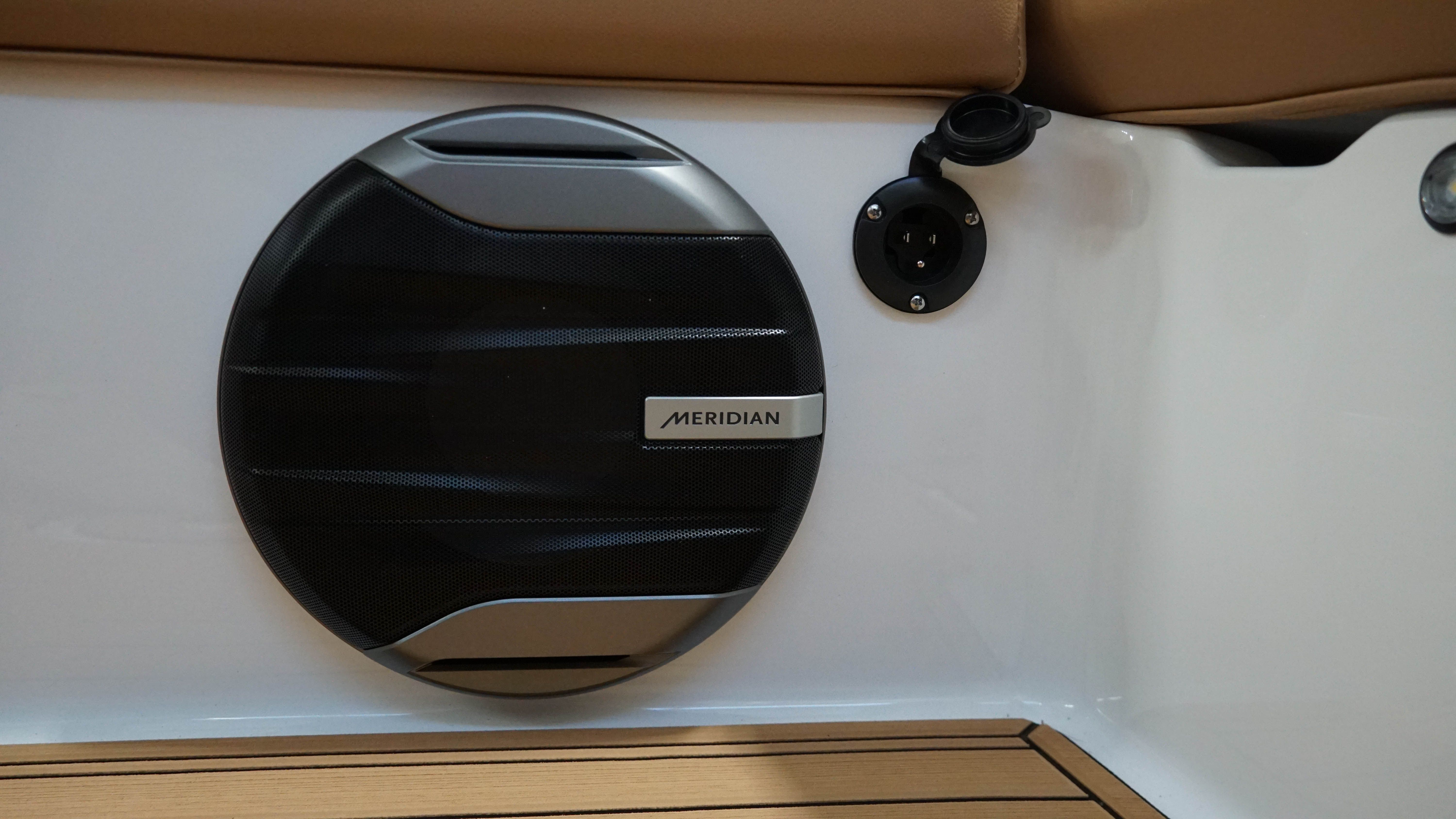 2026 MasterCraft XT22 - 25