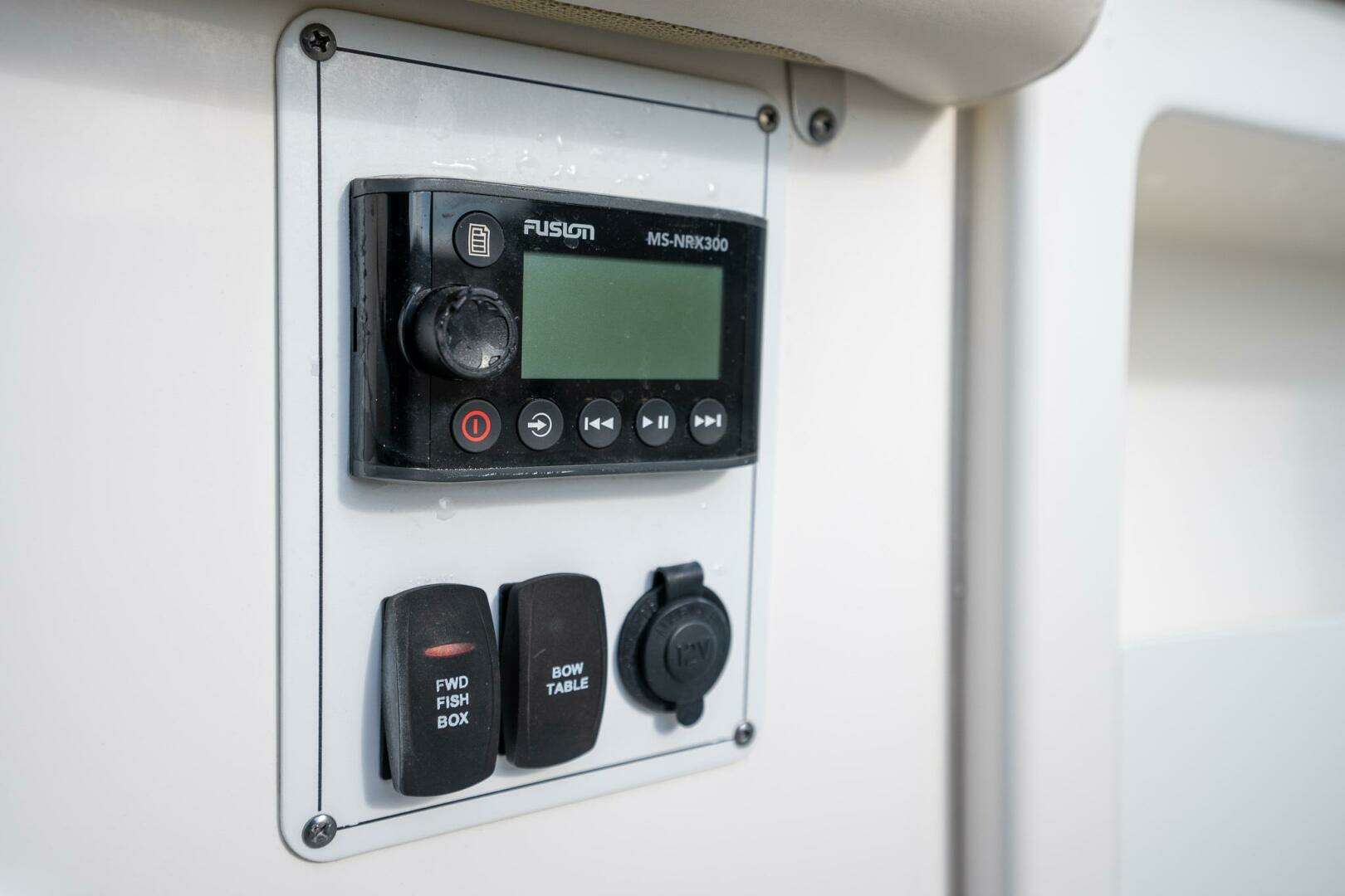 2020 Boston Whaler 380 Outrage Center Console - Image 20