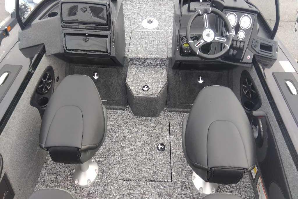 2026 Tracker Targa V-18 Combo boat interior with dual seats and modern dashboard.