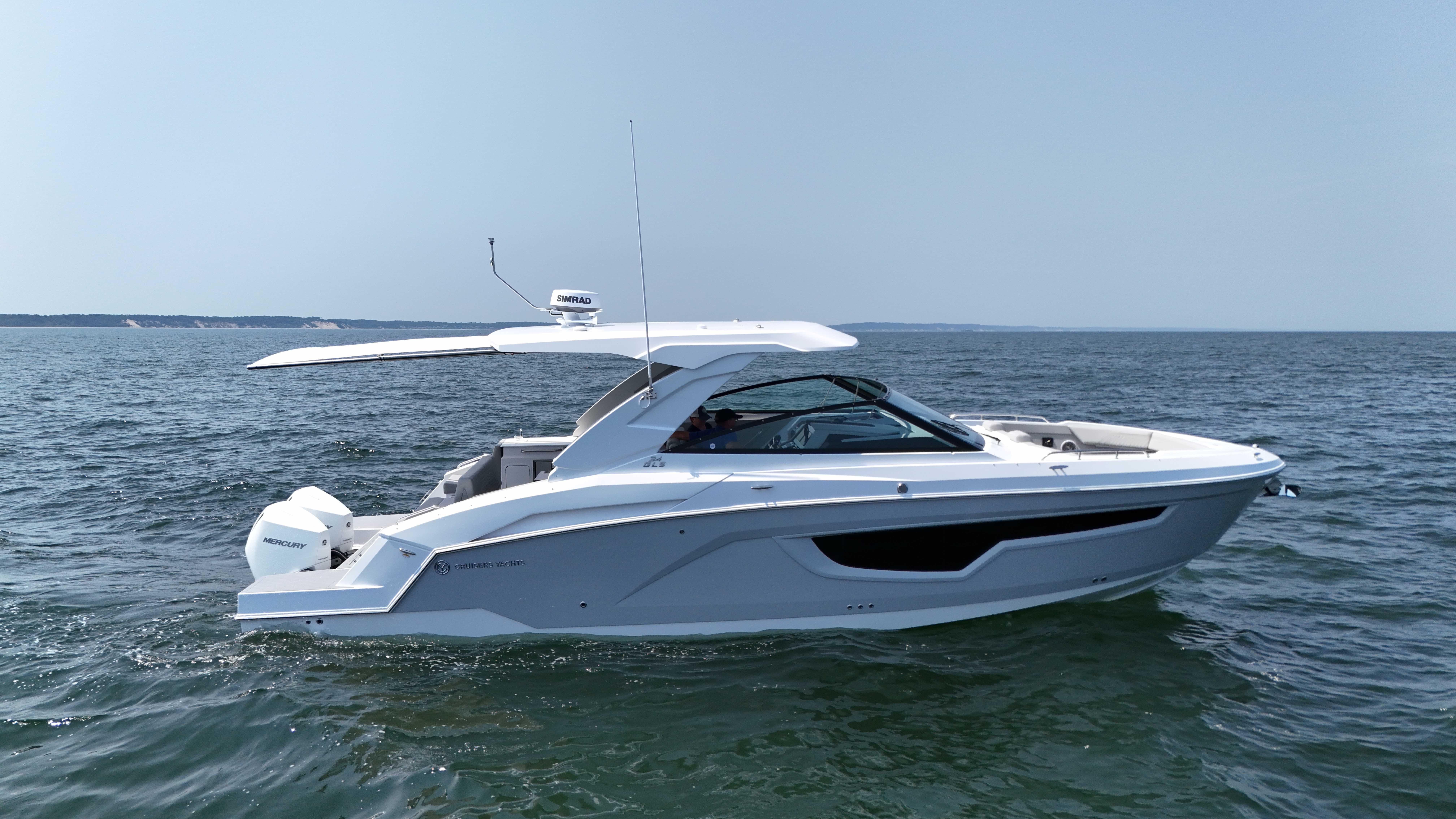 2025 Cruisers Yachts 34 GLS OB