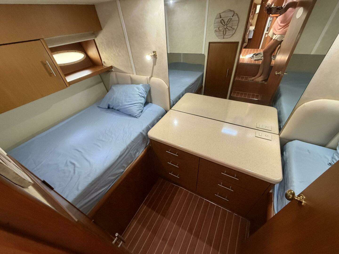 2001 Ocean Yachts 40 Express Bridge - Image 18