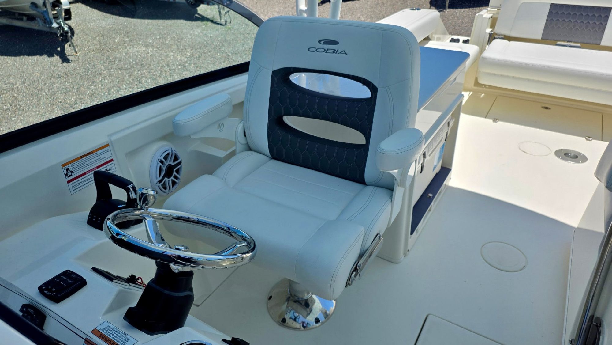 2026 Cobia 280 Dual Console - 10