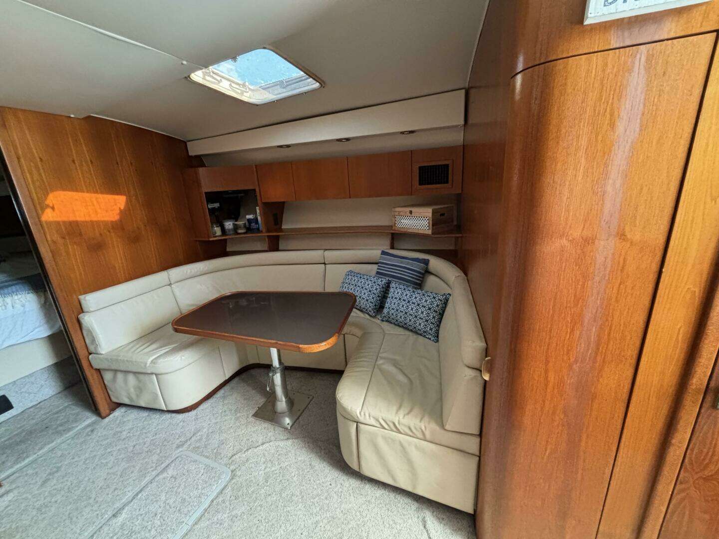 1993 Tiara Yachts 4300 Convertible - Image 31