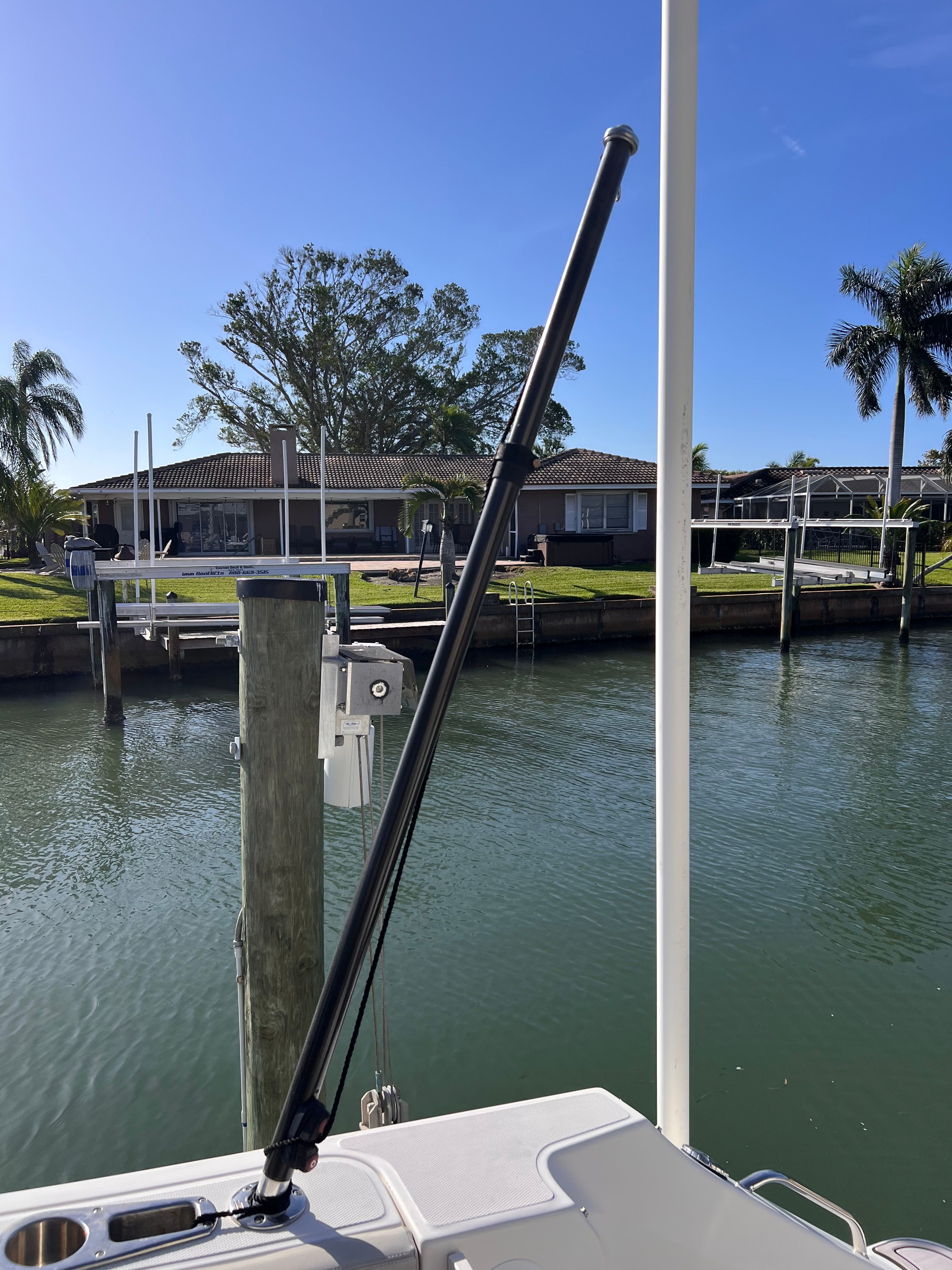 2022 Boston Whaler 240 Vantage - 10
