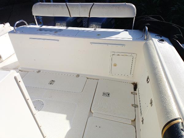 2002 Century 3200 Center Console - 17