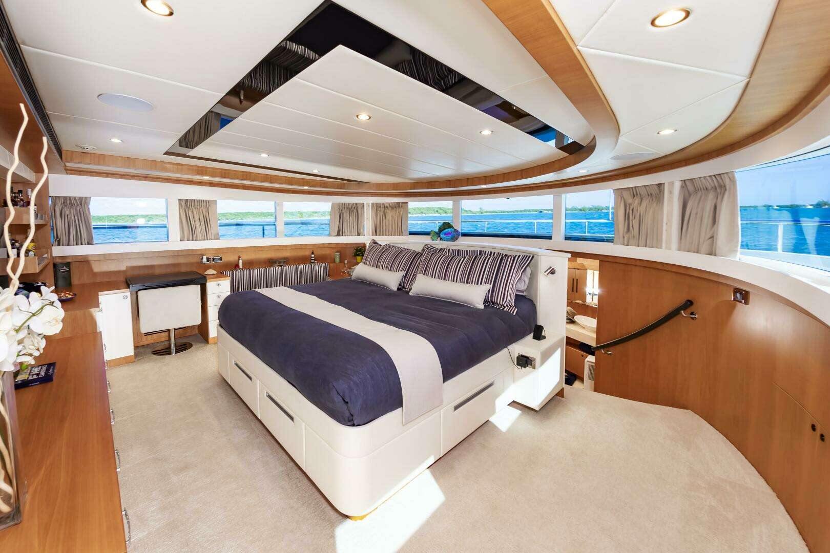 2017 Johnson 93 Flybridge - Image 47