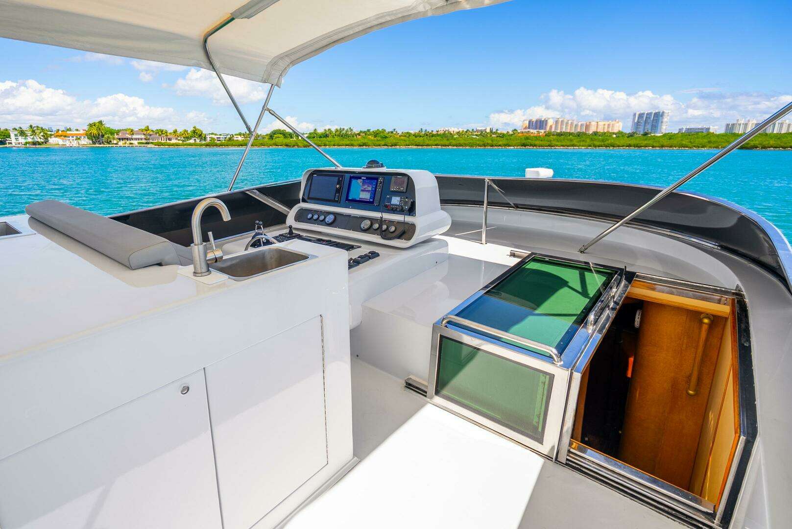 1991 Maiora Raised Pilothouse - Image 22