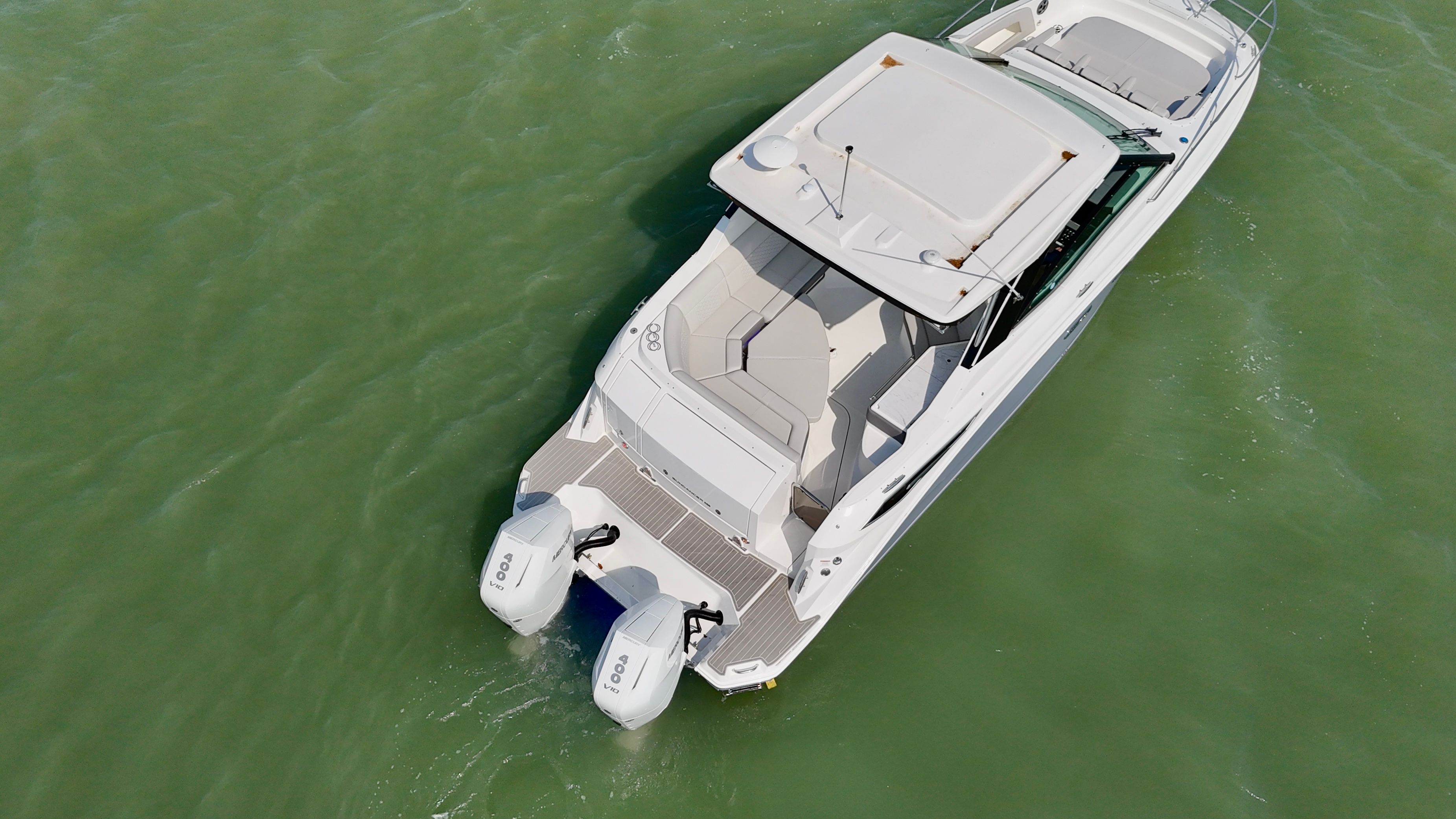 2026 Sea Ray Sundancer 320 Outboard - 19