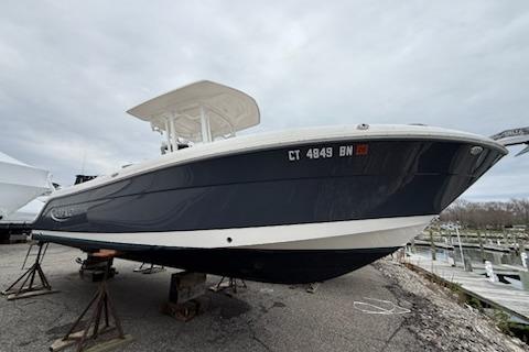 2021 Robalo R242 Explorer