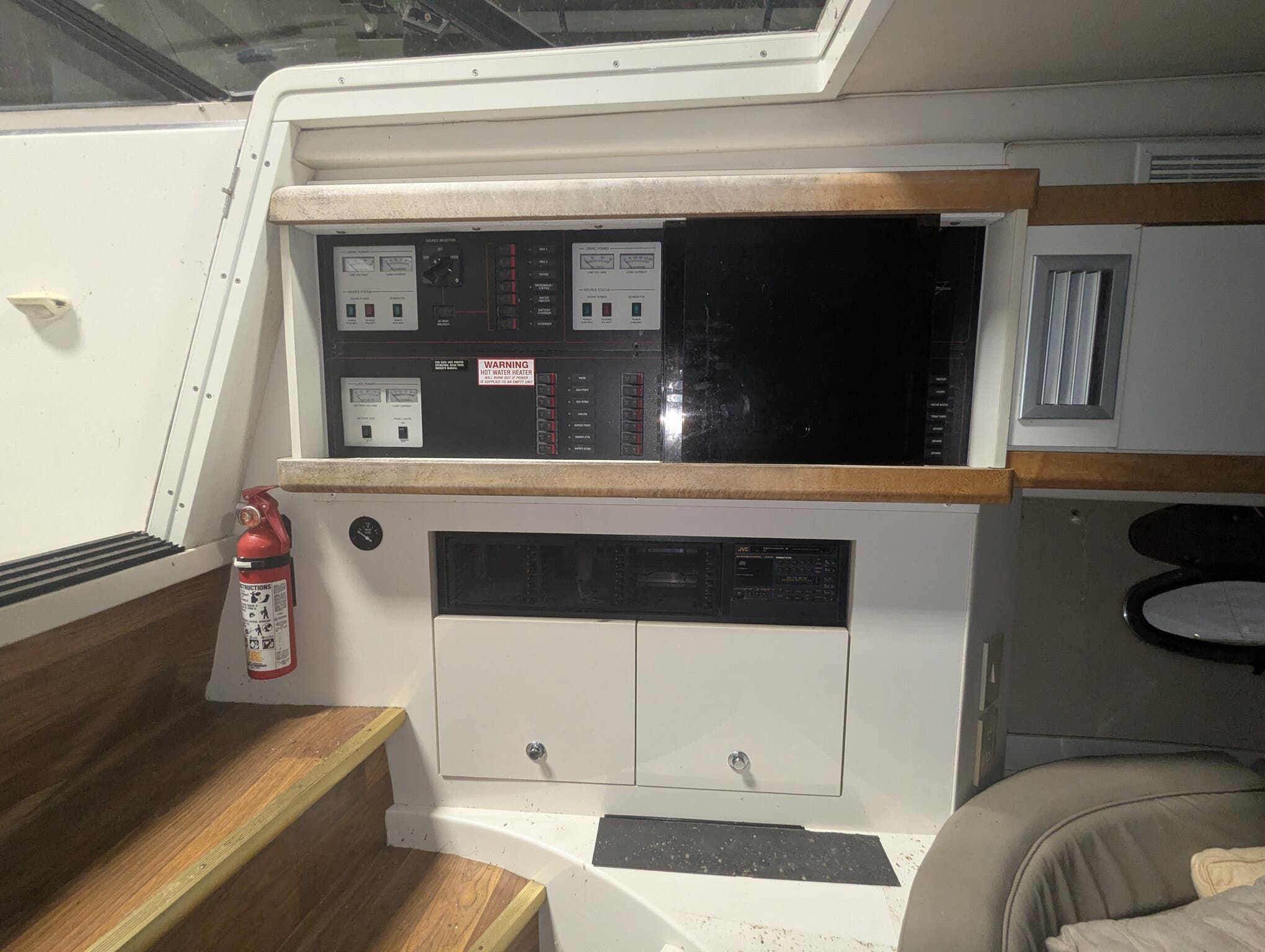 1994 Trojan 390 Express - 9