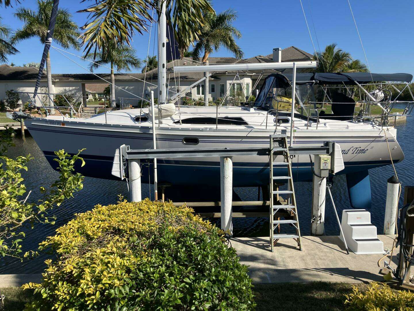 2012 Catalina 355 - Image 72
