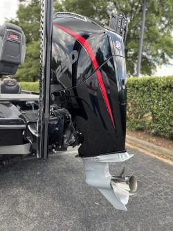 2021 Ranger Z520C Ranger Cup Equipped boat motor with sleek black and red design.