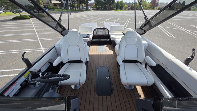 2025 Manitou 26' Explore 6' Max Deck With Dual 150hp Motors - 46