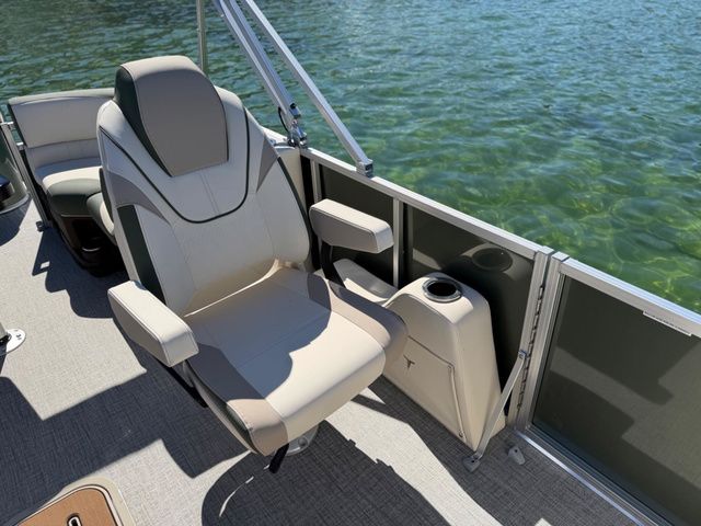 2026 Tahoe 2185 LTZ Quad Lounger - 21