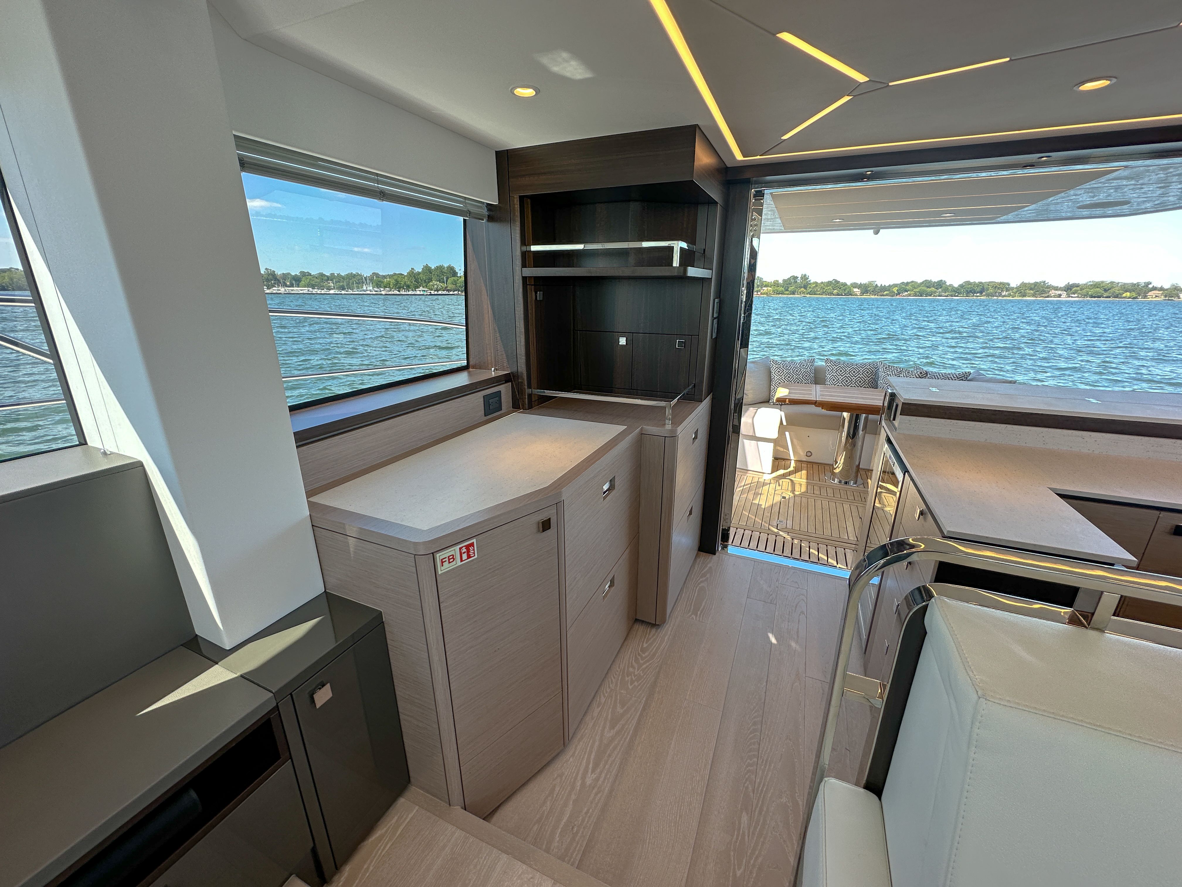 2024 Sunseeker Manhattan 55 - 46