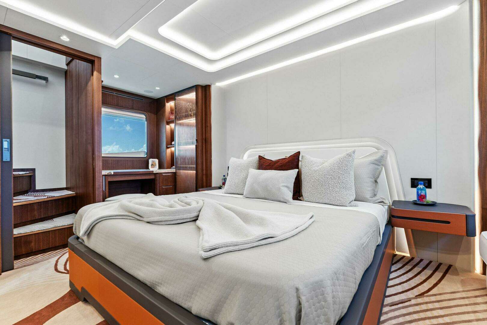 2024 Aquitalia Yachts Flybridge - Image 26