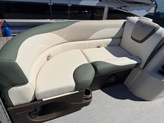 2026 Tahoe 2185 LTZ Quad Lounger - 8