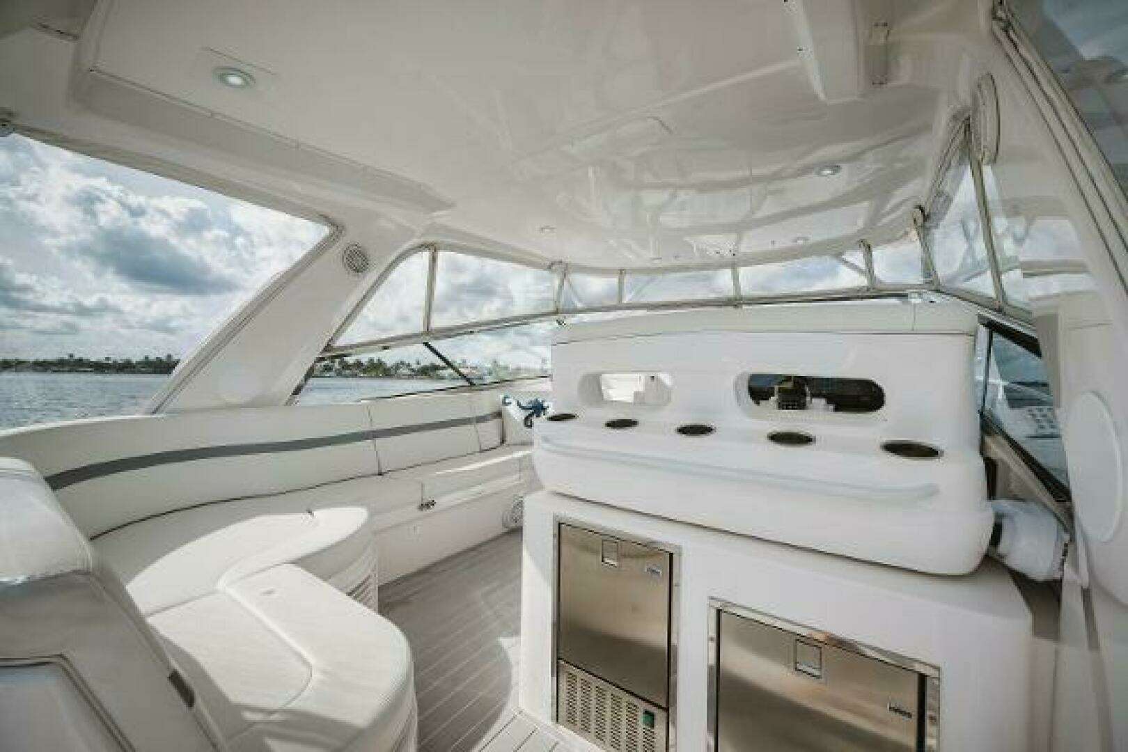 2018 Intrepid 475 Sport Yacht - Image 24