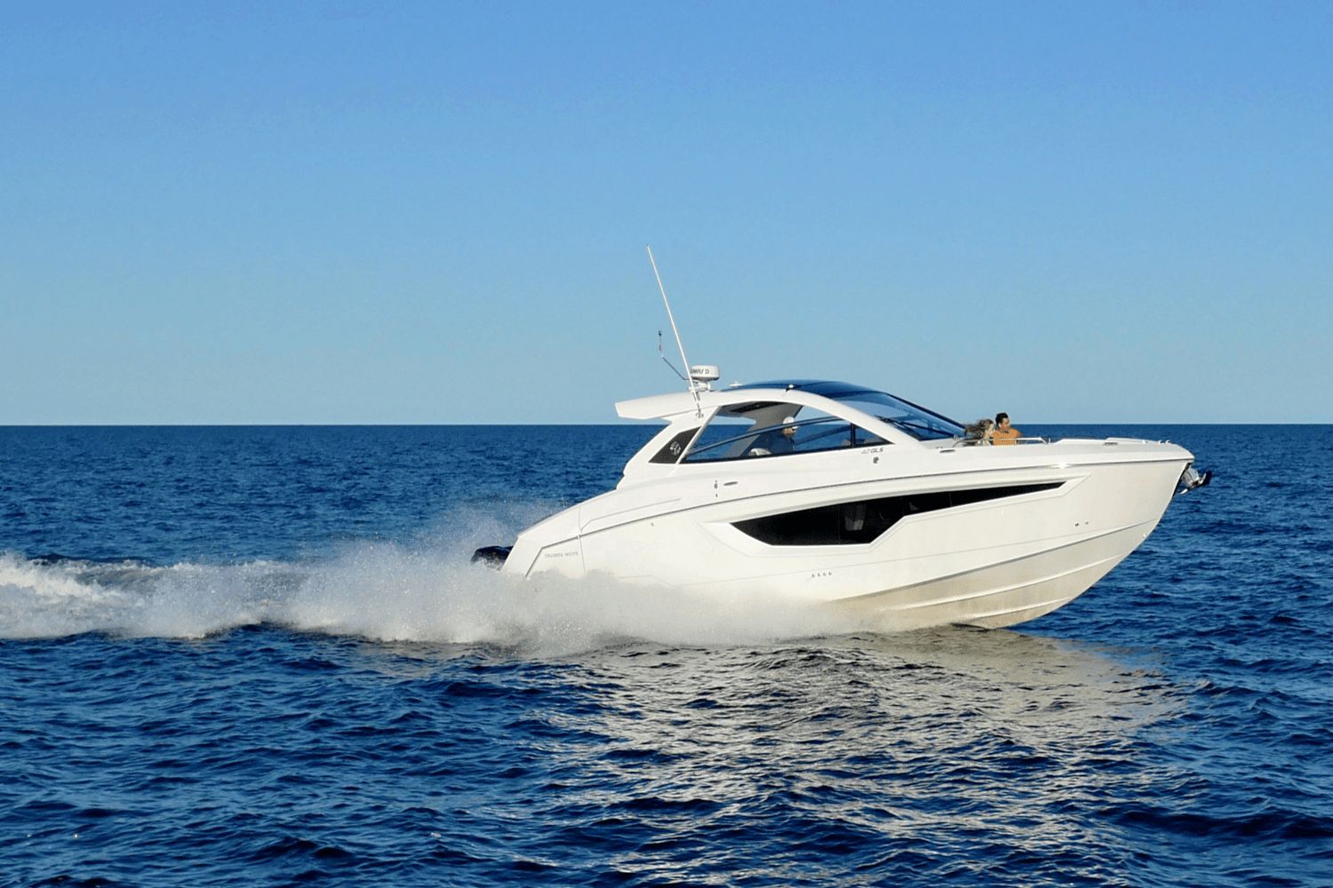 2027 Cruisers Yachts 42GLS-OB