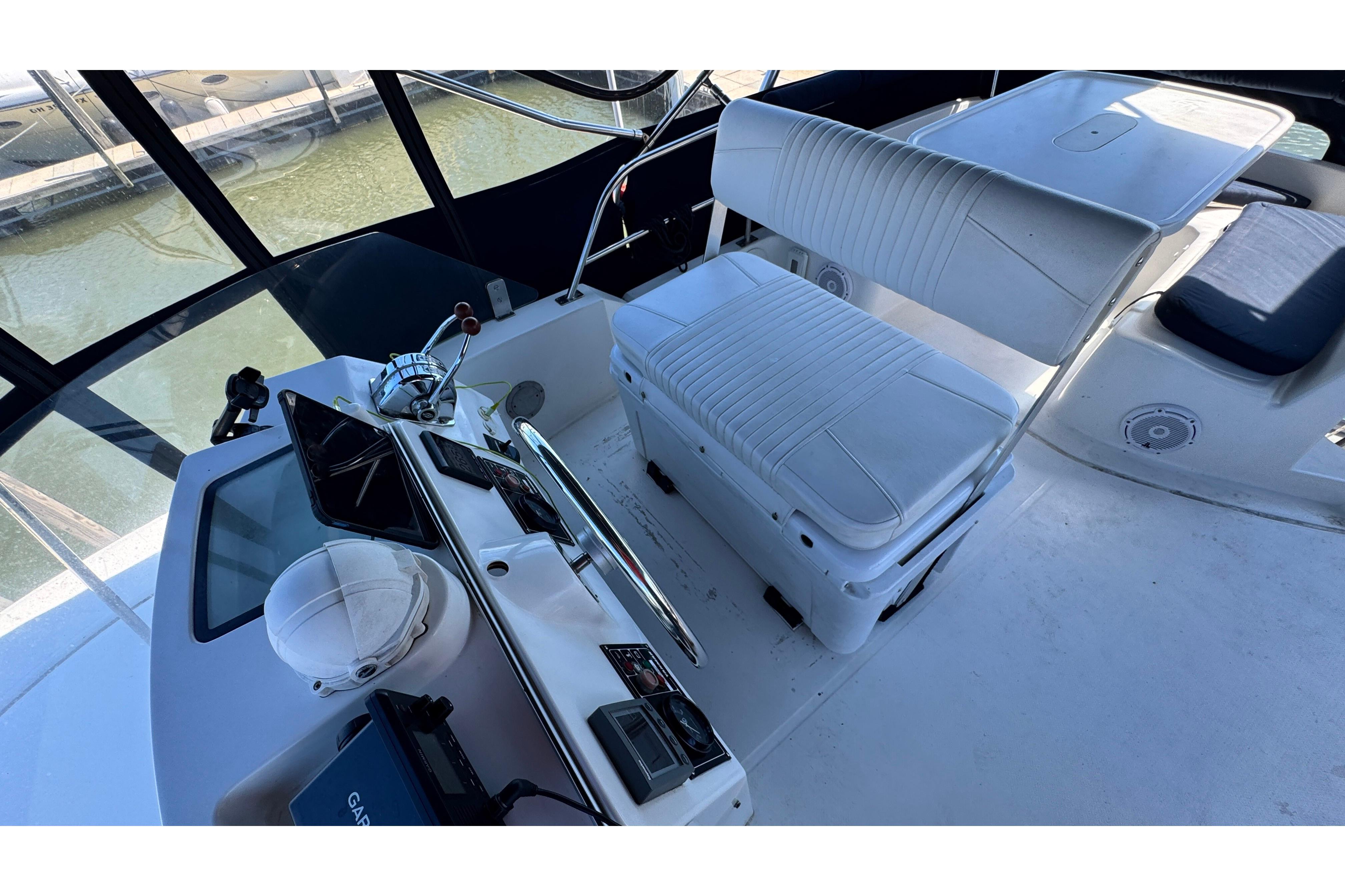 Flybridge Helm Seating