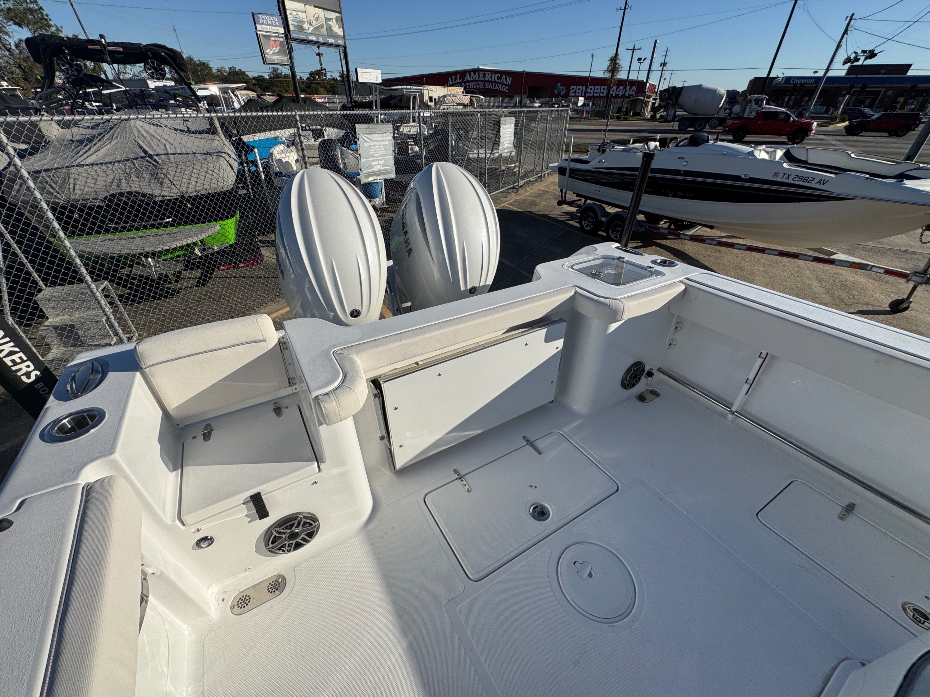 2026 Sea Hunt Gamefish 27 Coffin Box - 31