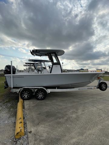 2026 Sportsman Masters 227 Bay Boat - 2