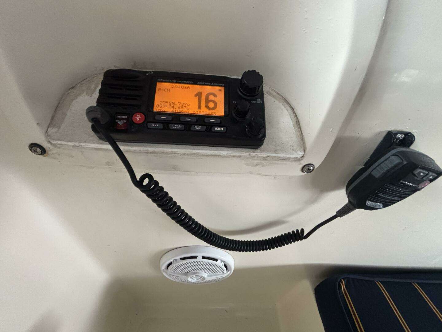 2004 Mainship Pilot 30 Rum Runner II - Image 29