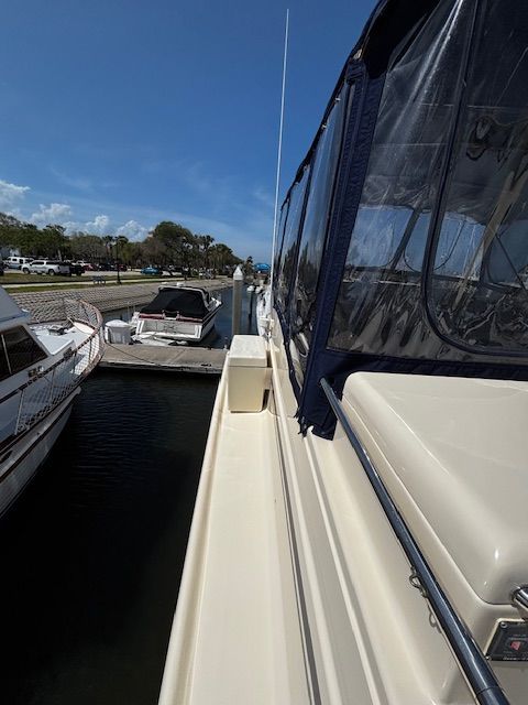 2005 Mainship 400 Trawler - 27