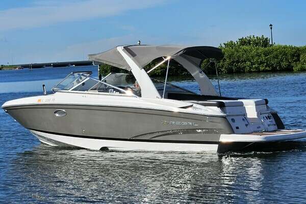 2010 Regal 2700