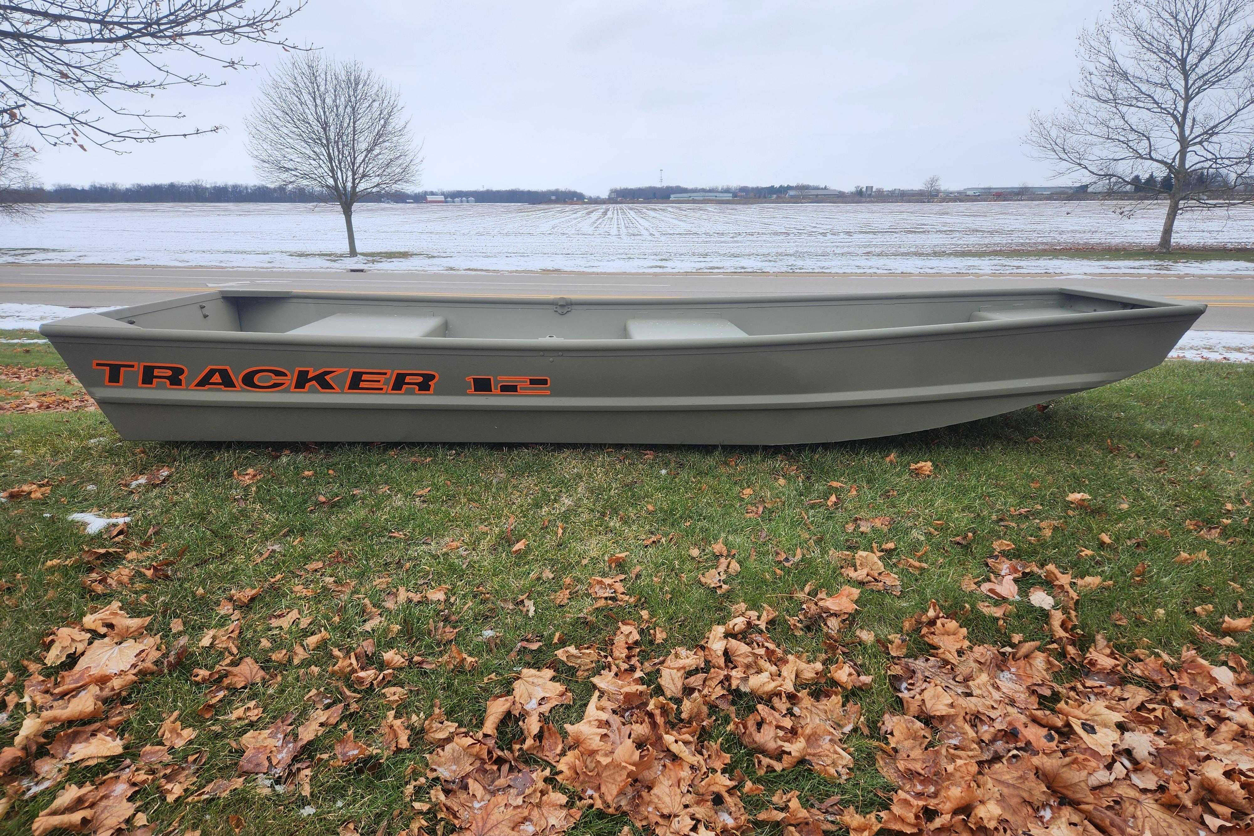 2026 Tracker Grizzly 12 Jon