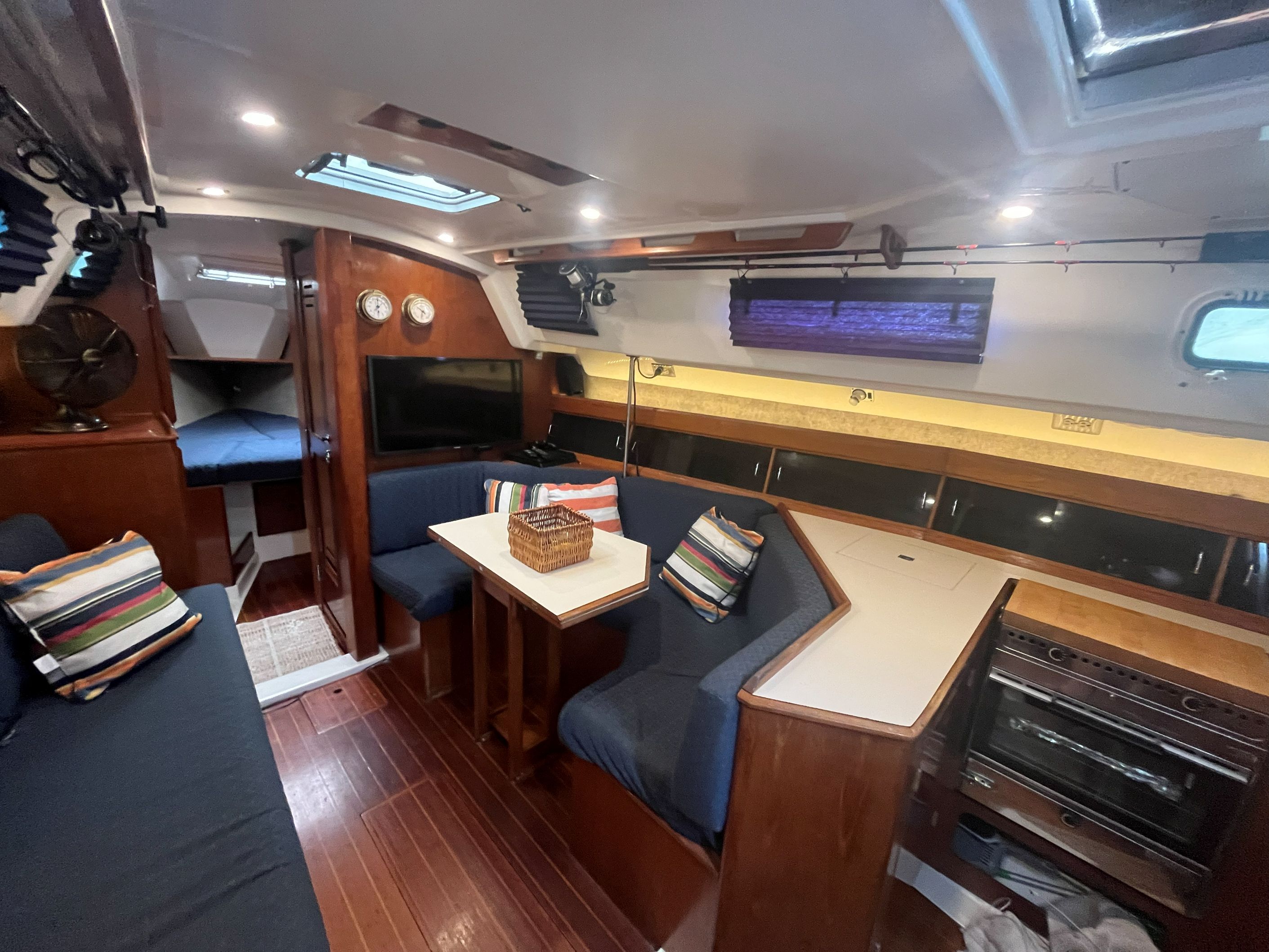 1987 Hunter 31 - 22