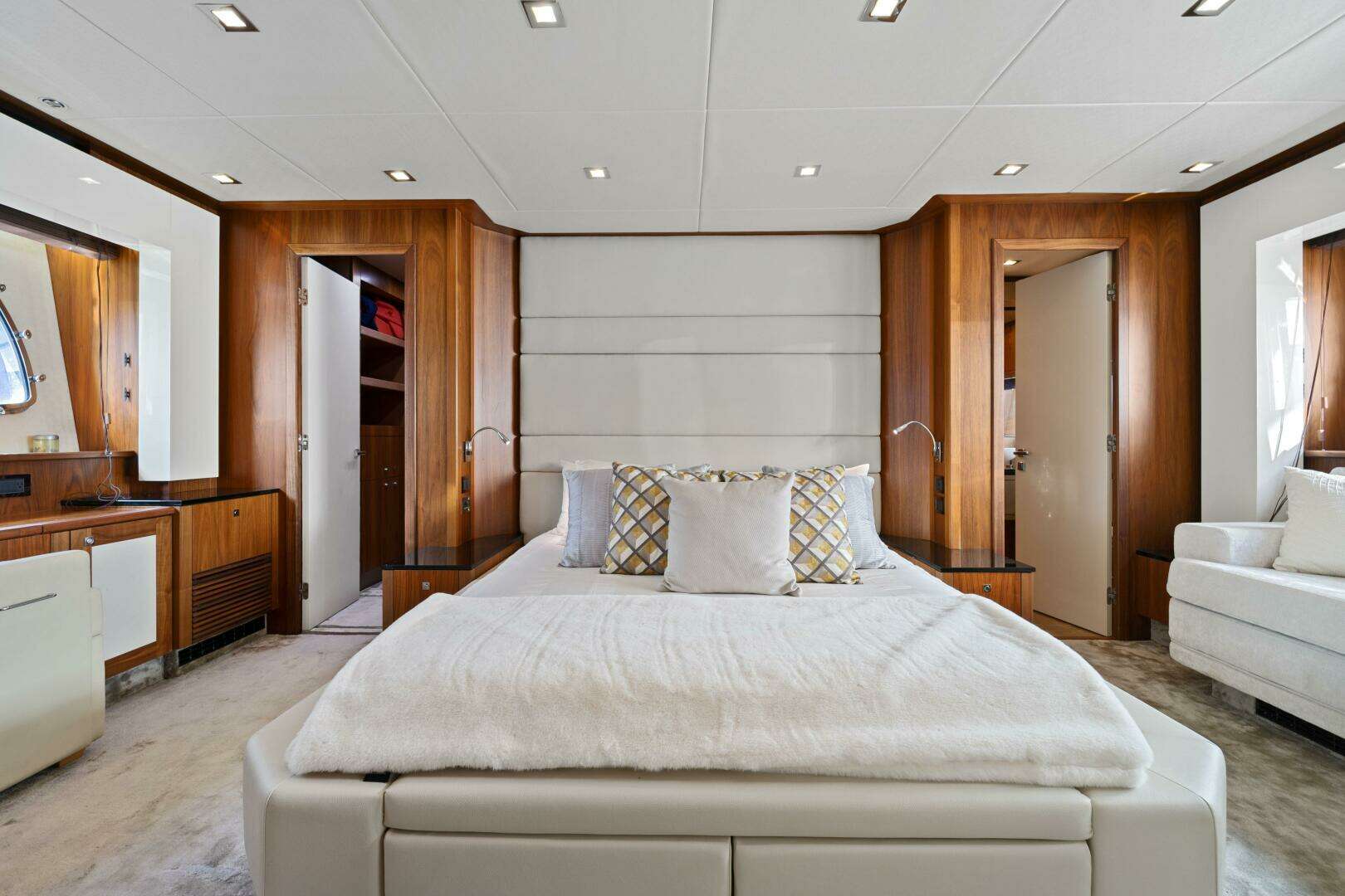 2013 Sunseeker Predator 84 - Image 23