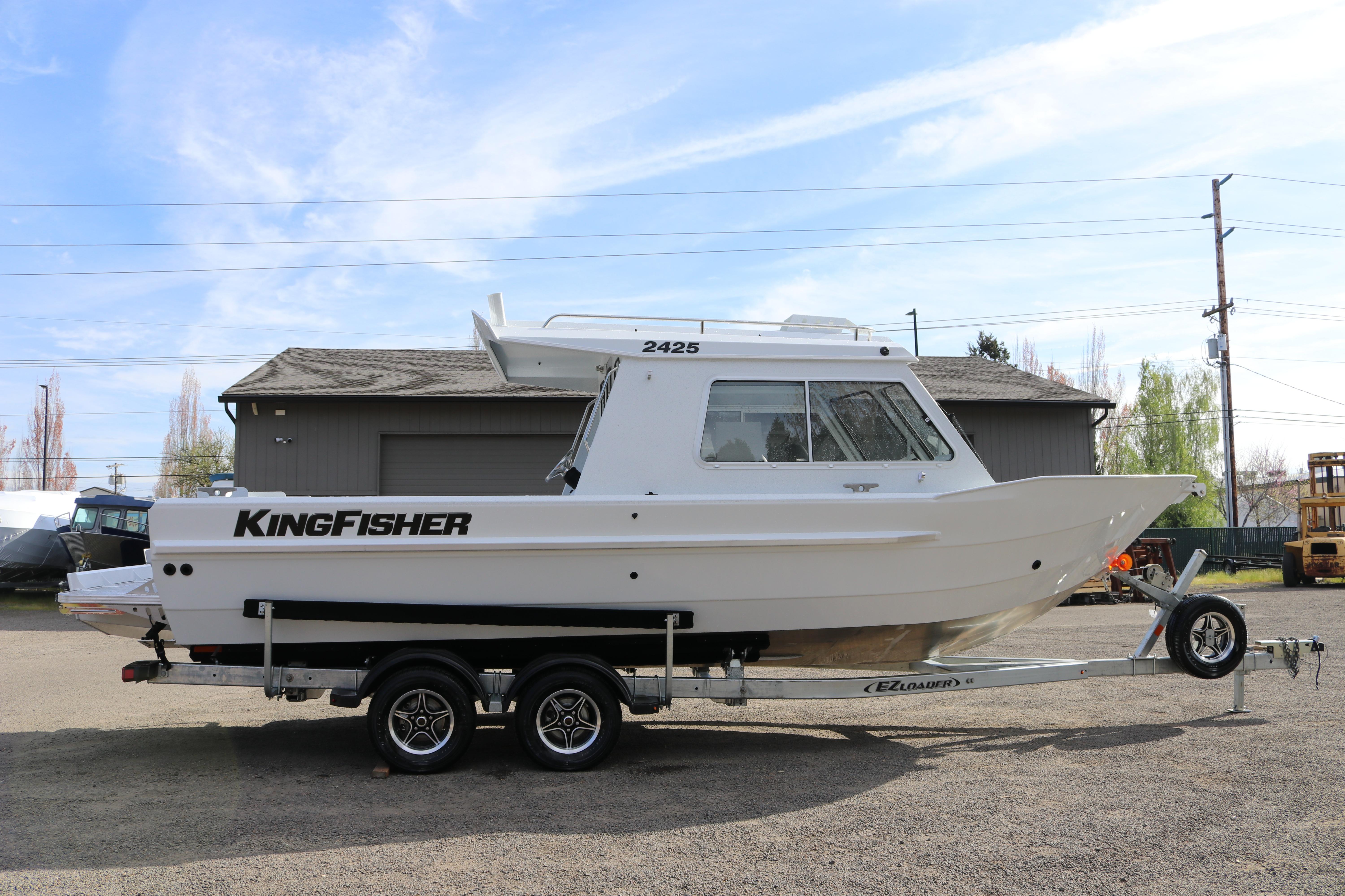 2026 KingFisher 2425 Escape HT