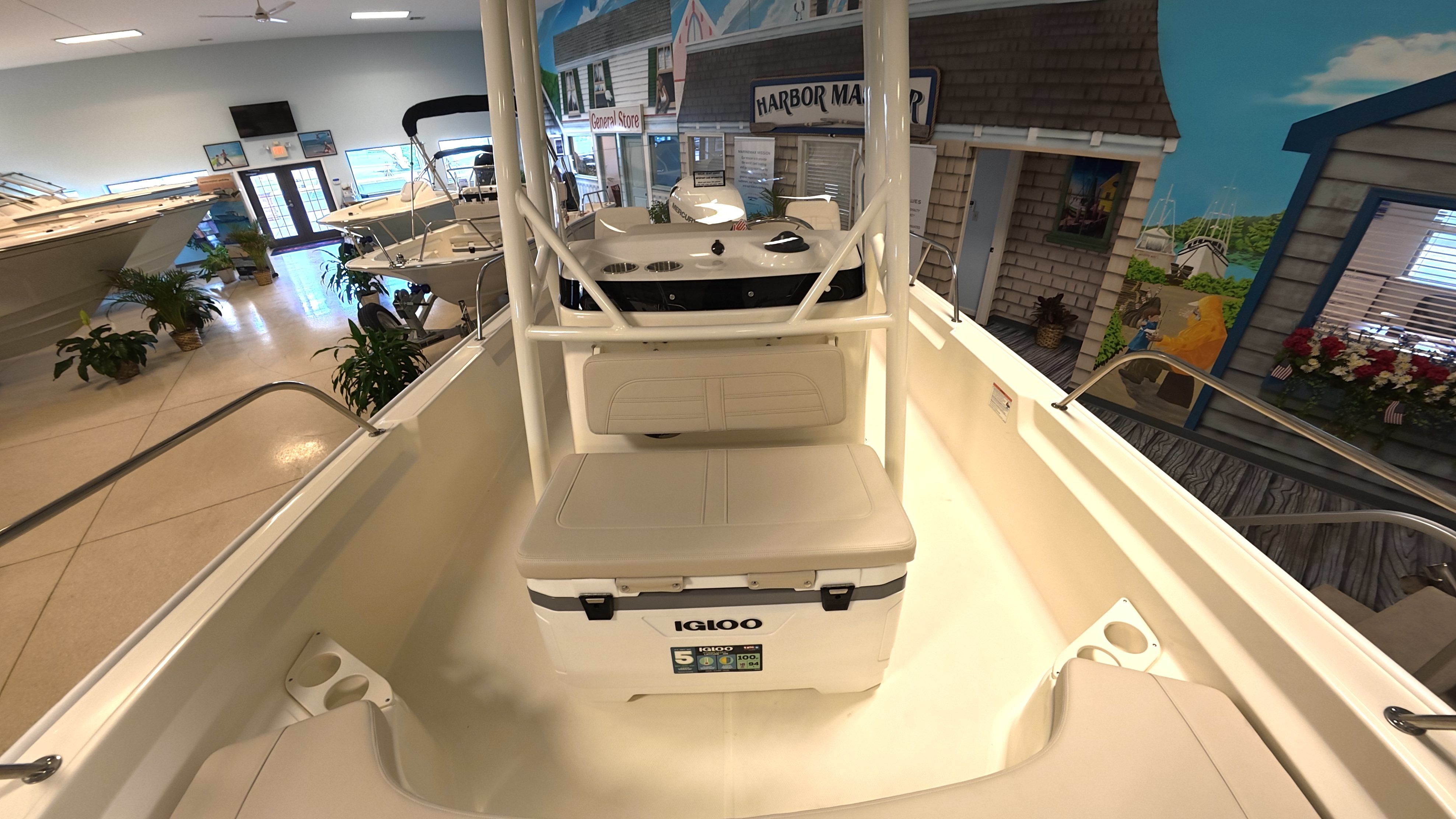 2026 Boston Whaler 190 Montauk - 16