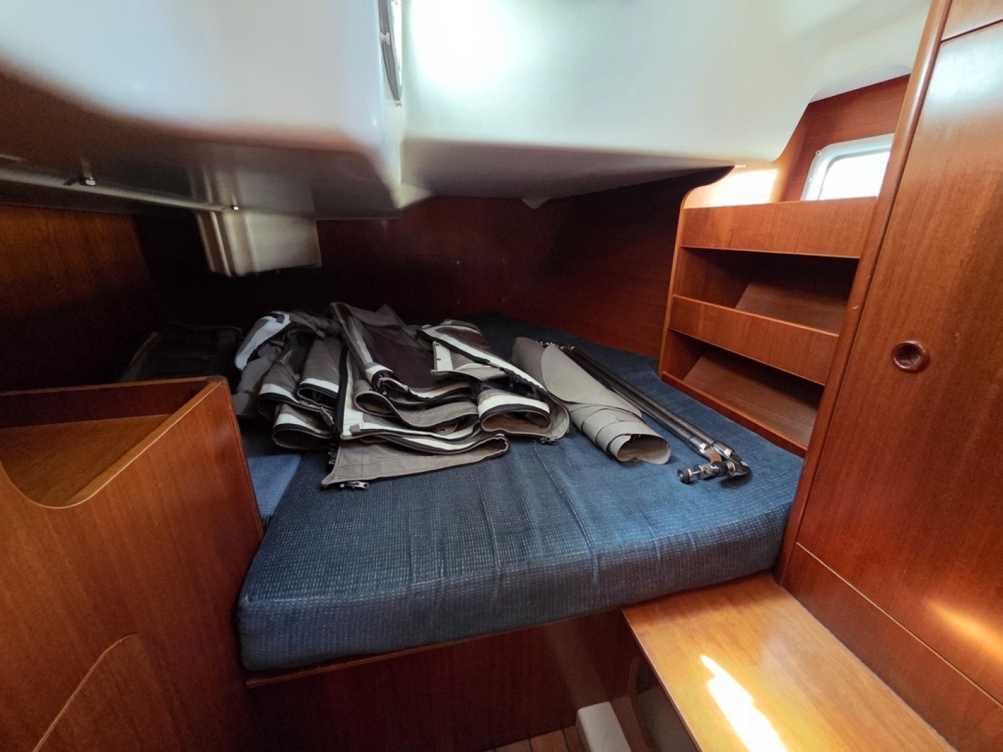 2000 Beneteau Oceanis 411 - Image 6