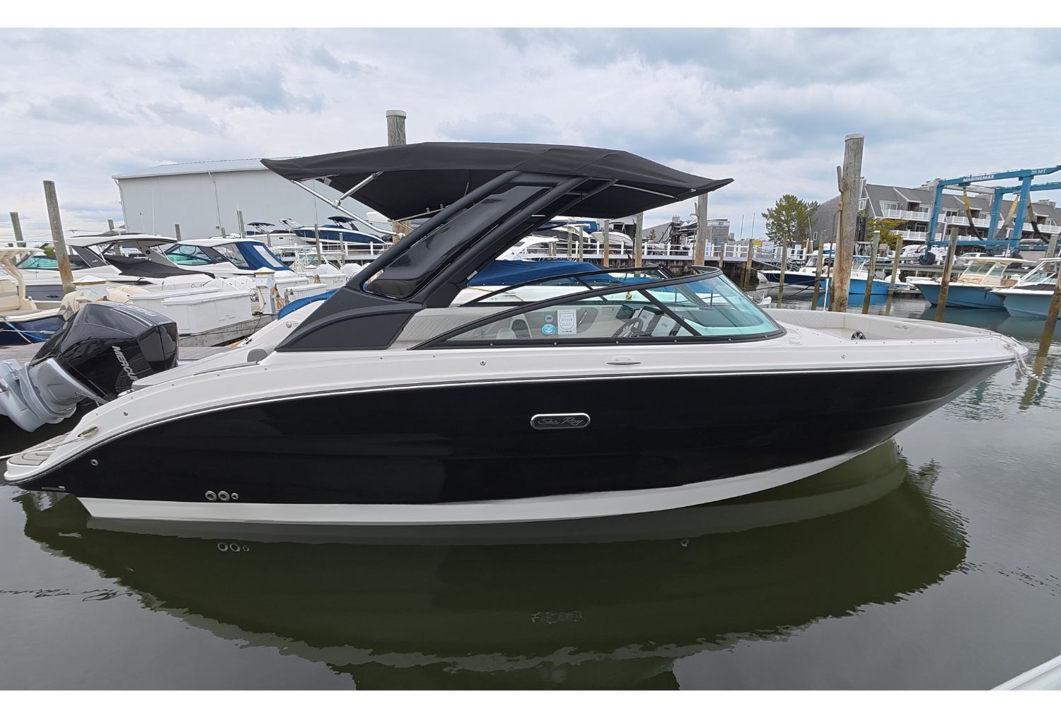 2026 Sea Ray SDX 270 Outboard