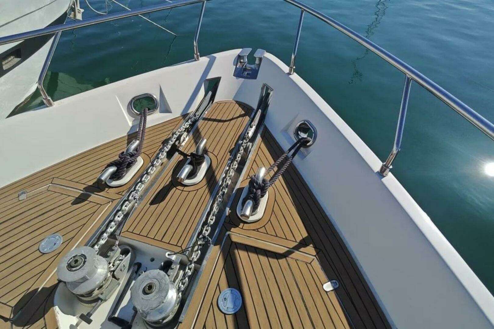 2002 Ferretti Yachts 720 - Image 6