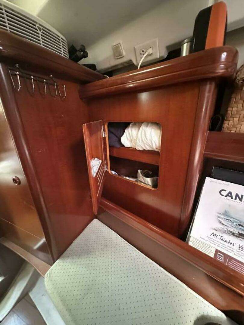2004 Beneteau 423 - Image 47